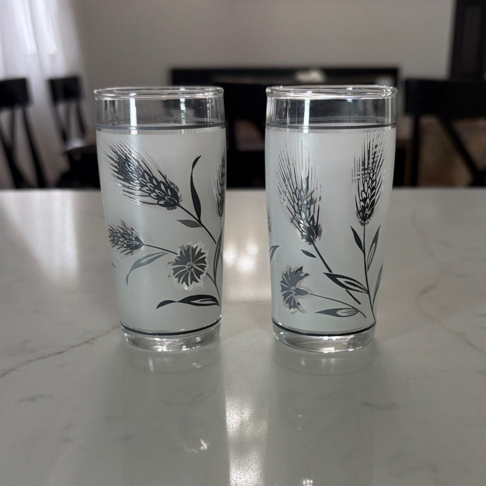 Elegant Frosted Glass Tumblers with Floral Design